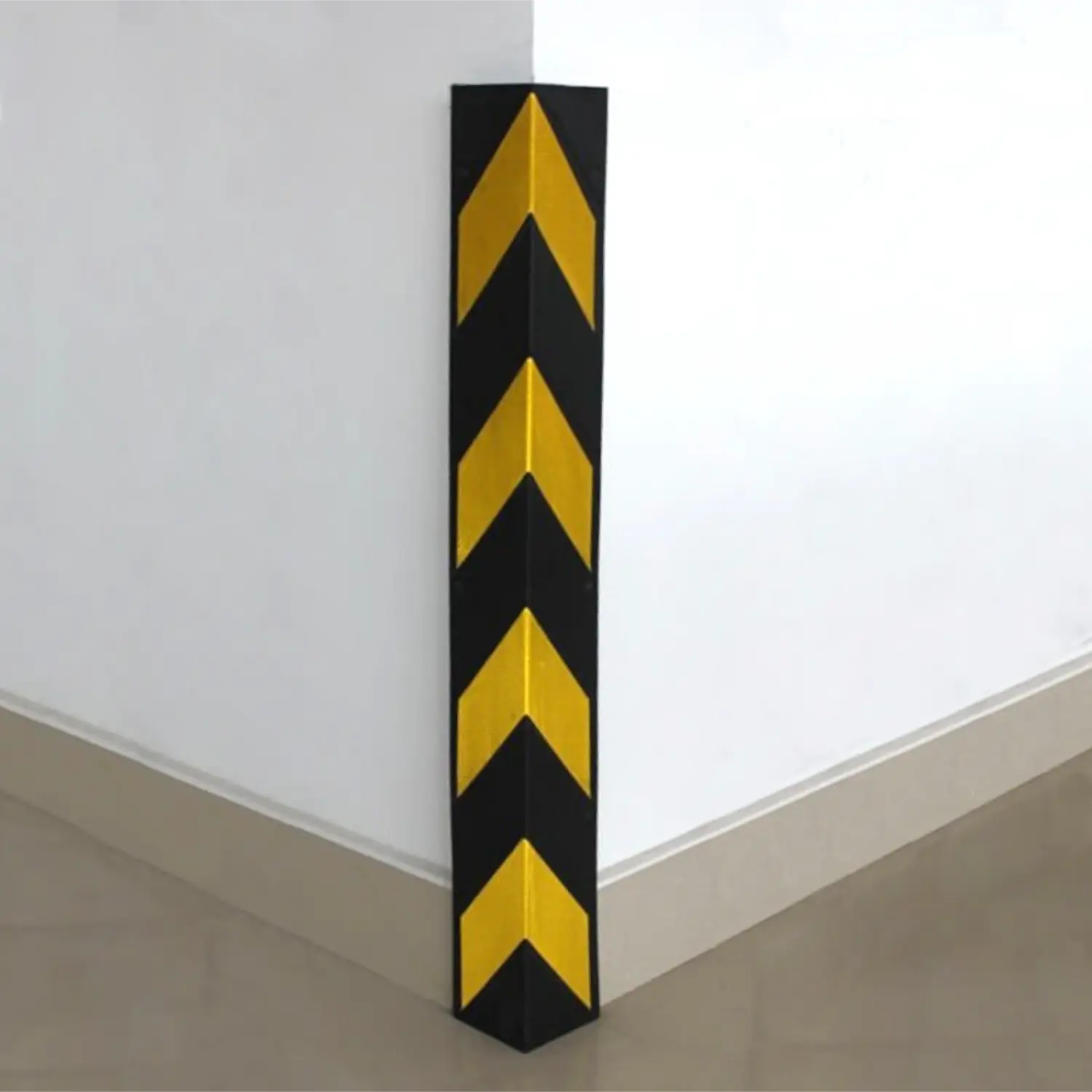 Gummi hjørnebeskytter 100×100×1000 mm – svart - Image 2